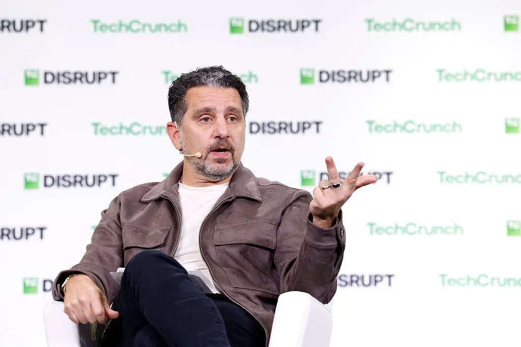 Amazon-topman Panos Panay: AI-apparaten op de achtergrond maken apps minder belangrijk