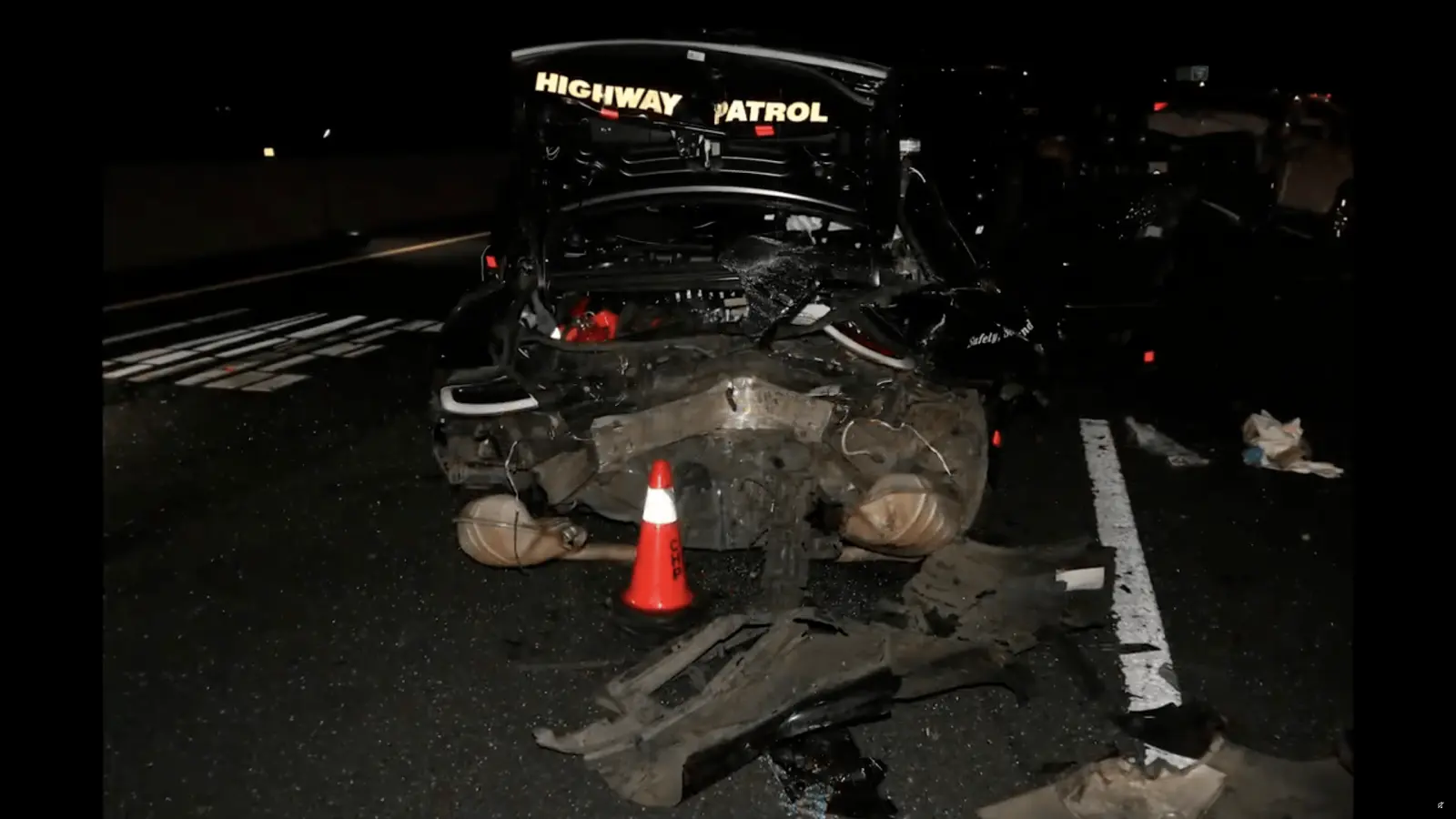 Tesla-bestuurder zegt te hebben geslapen met FSD aan voor crash tegen politieauto